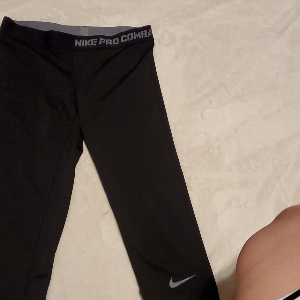 Nike Pro Combat Dri fit compression pants capri